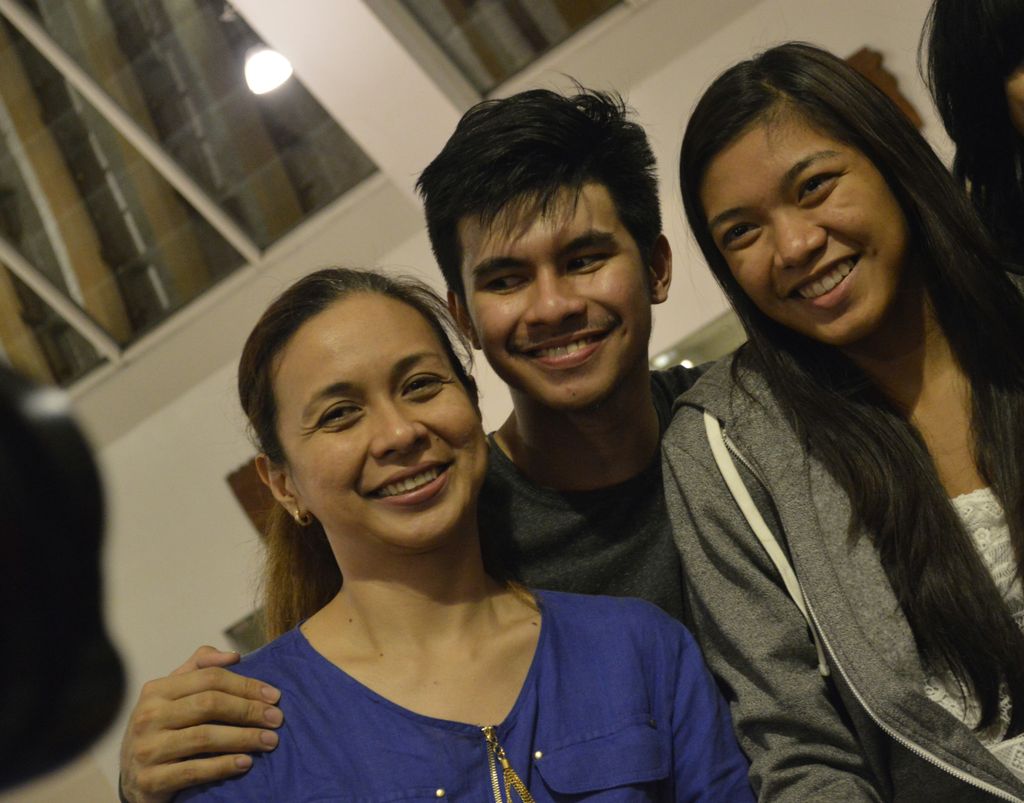 leasheraine's tweet photo. Kief is surely lucky and happy to have these women in his life. (insert Dani) 💙👌 https://t.co/CxRFAlTxYr