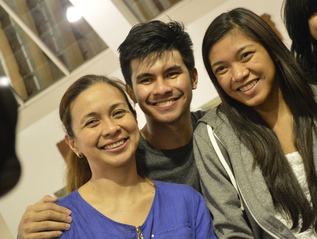 leasheraine's tweet photo. Kief is surely lucky and happy to have these women in his life. (insert Dani) 💙👌 https://t.co/CxRFAlTxYr
