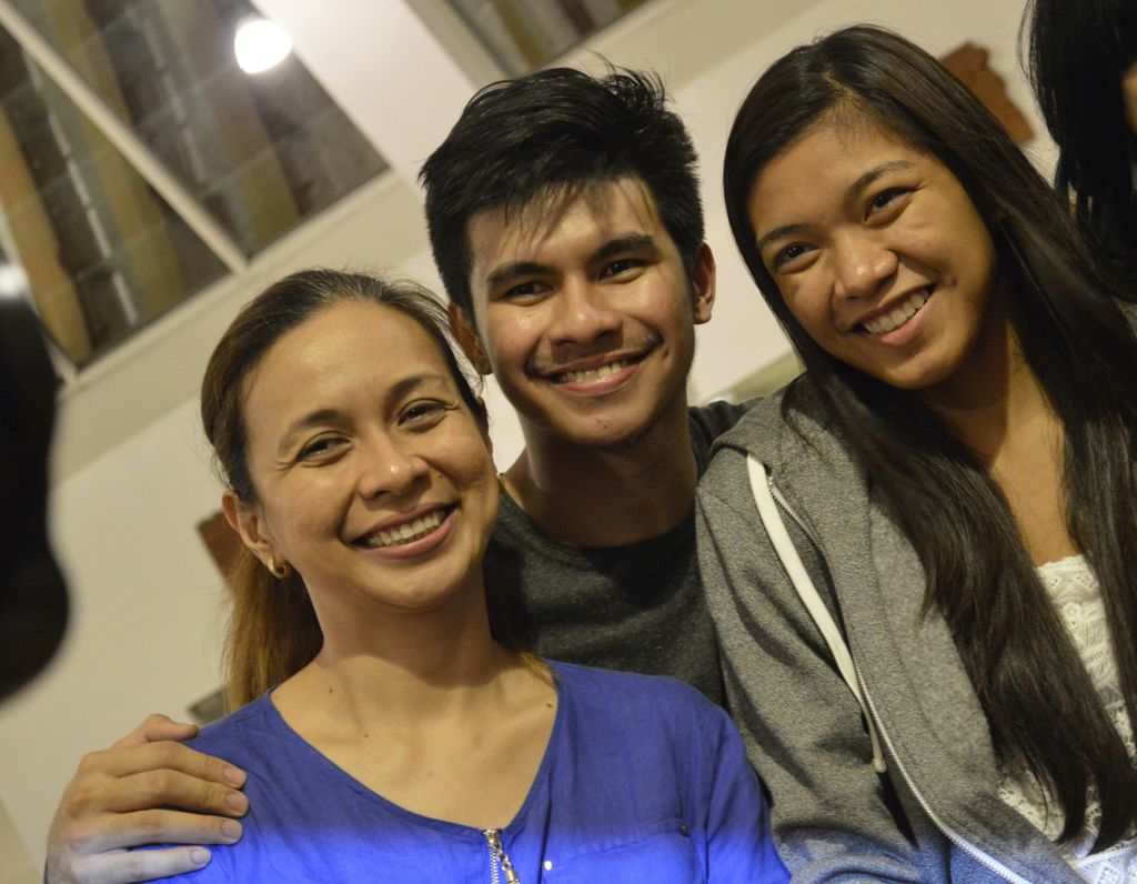 leasheraine's tweet photo. Kief is surely lucky and happy to have these women in his life. (insert Dani) 💙👌 https://t.co/CxRFAlTxYr