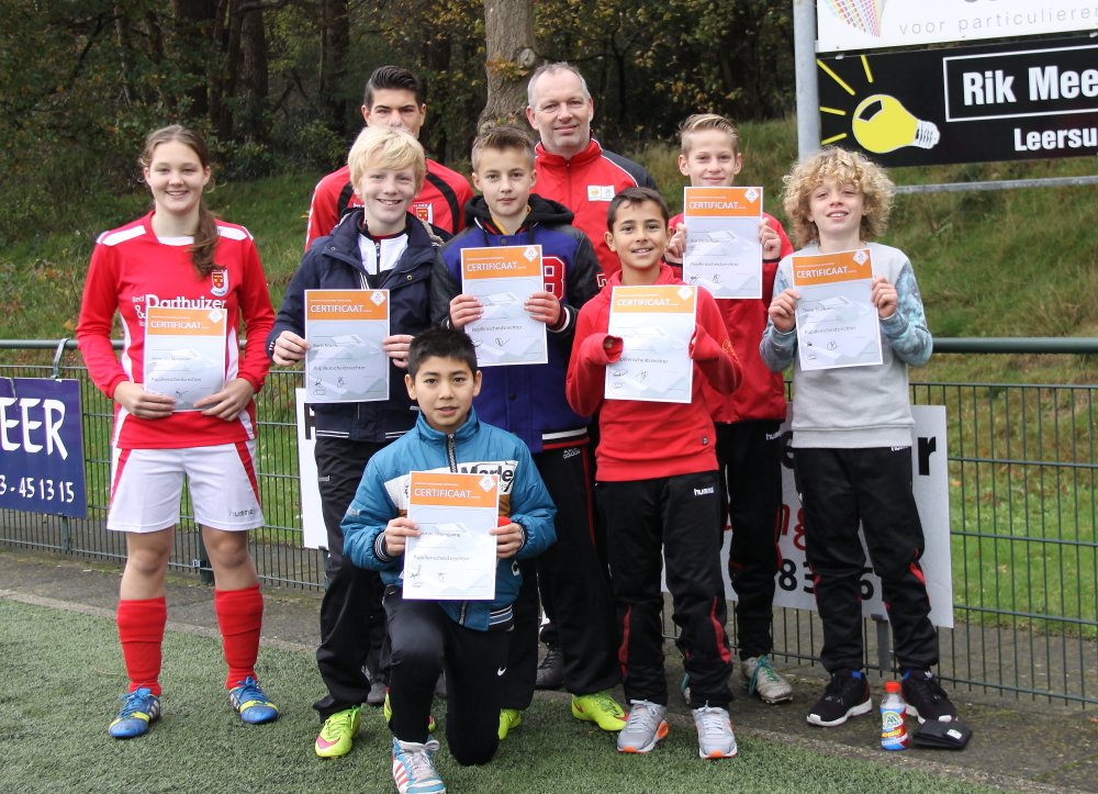 Weer 8 nieuwe scheidsrechters bij HDS!
Gefeliciteerd, Anne, Boris, ,Itse, Jasper, Luuk, Thom, Tom &amp; Yimuran