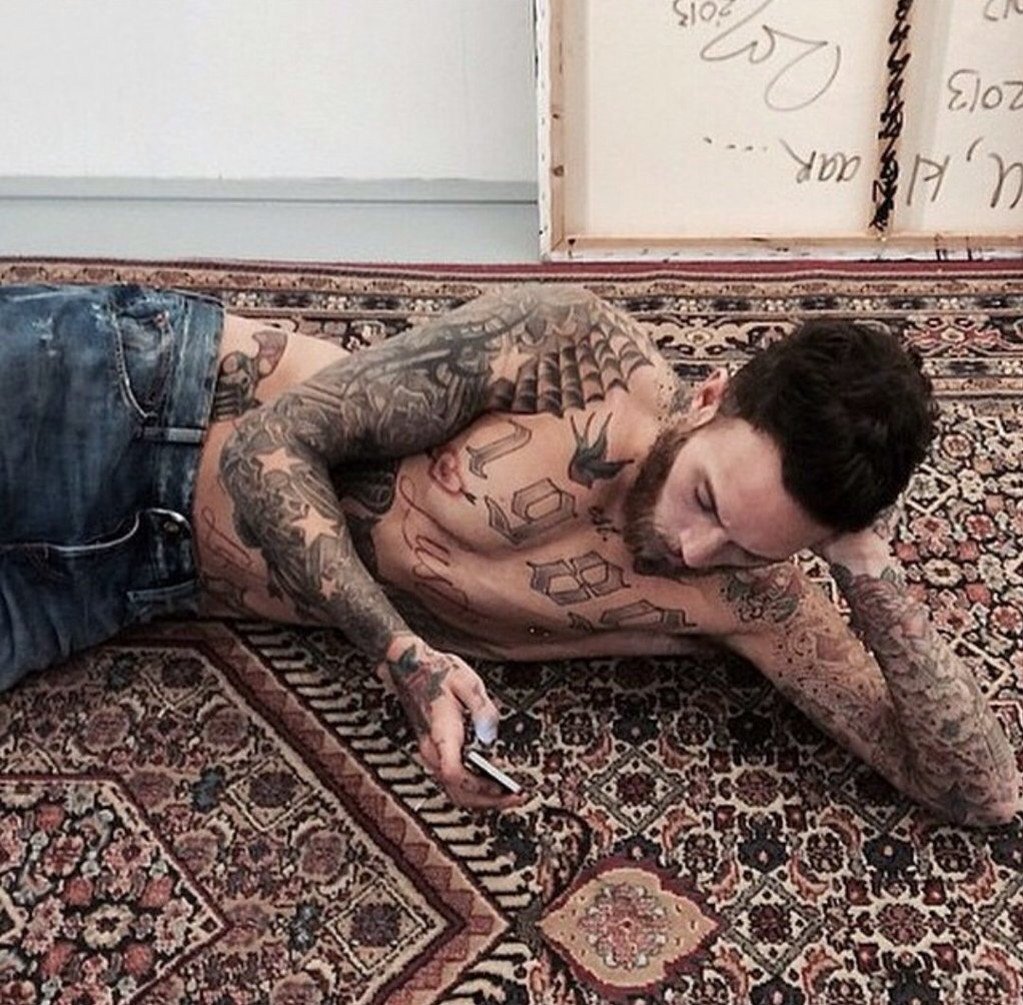 Texting bæ and blending in with the carpet ~Ricky