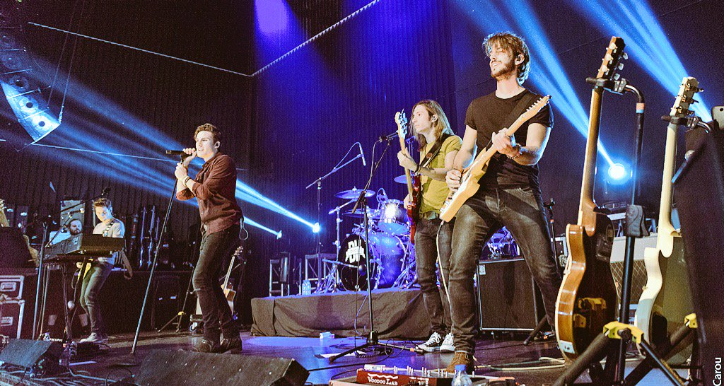 dvicioficial's tweet photo. Barcelona!! Que ganas de volver a veros... No queda nada!! ENTRADAS https://t.co/ywOVDOgzK3 https://t.co/vdxTJI5Xw7