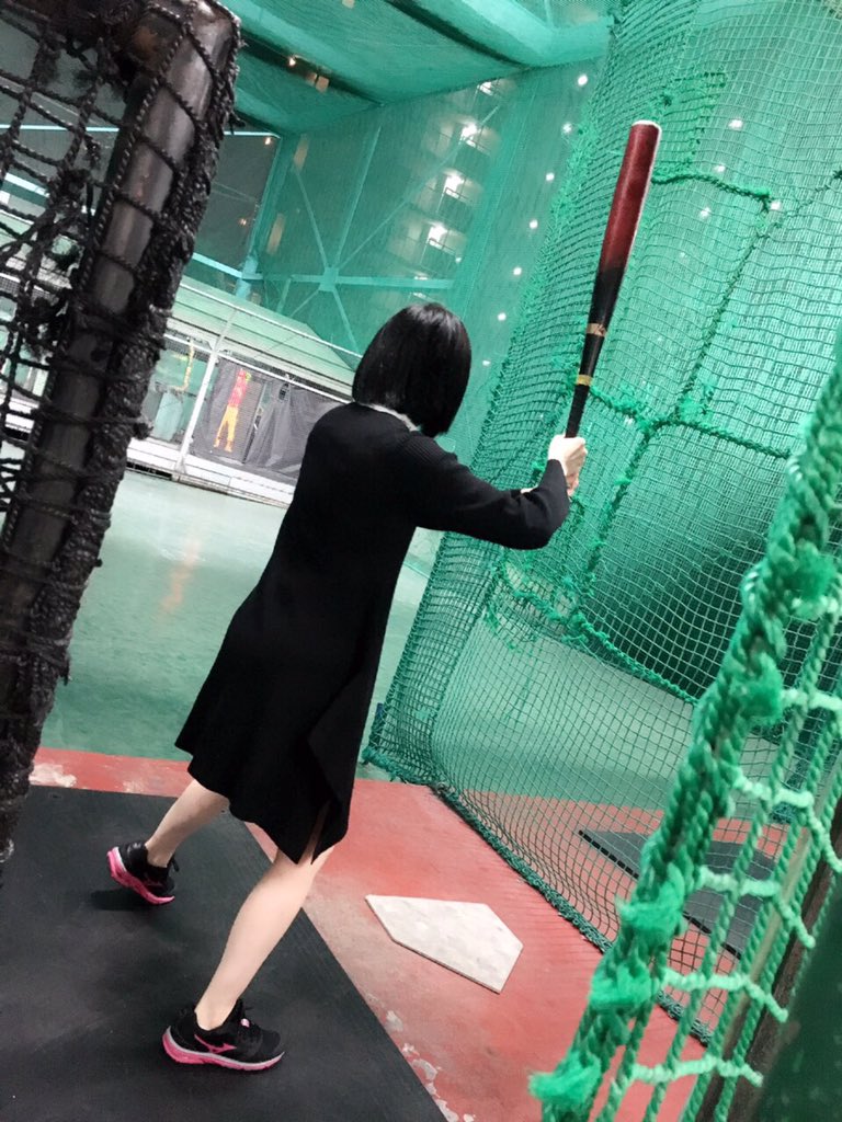 SayakaNeon's tweet photo. 握手会後に、れいにゃん、柊と
勢いでバッティングセンター行ってきた⚾︎

100球は打ったぞ〜(｀_´)ゞ

でも、上手くもっと打てるようになりたいなぁ←

球速は90km/hです。。 https://t.co/7qF1RkCjS9