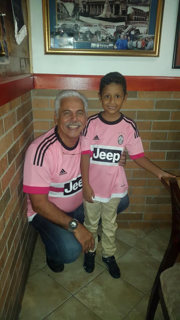 brunotambu20's tweet photo. Siempre entre amigos y Flia. Disfrutando en TAMBAL.FORZA JUVE https://t.co/Rh0Vf2a7ls