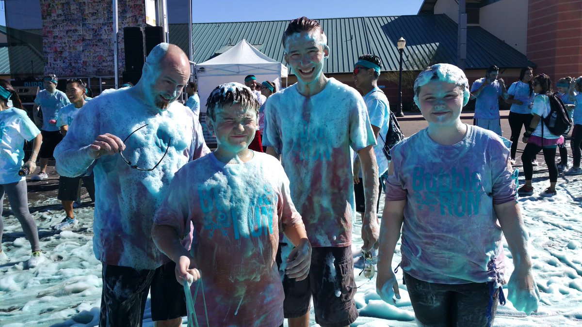susie1099's tweet photo. #bubblerunsocal
Loved playing in the bubbles! https://t.co/C2dEmSXZOM