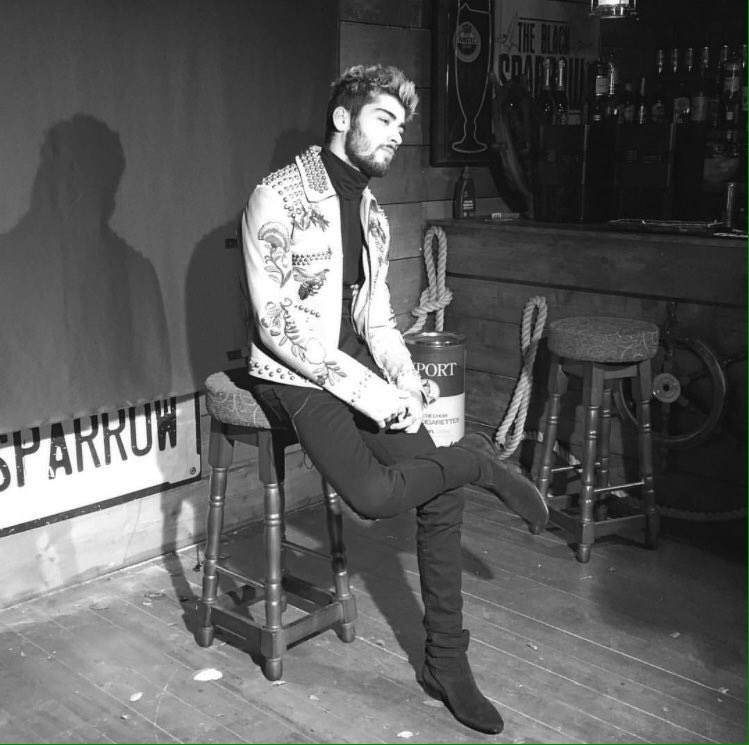 jaydenrpgicrb's tweet image. il est pas réel omg sa veste elle est sublime