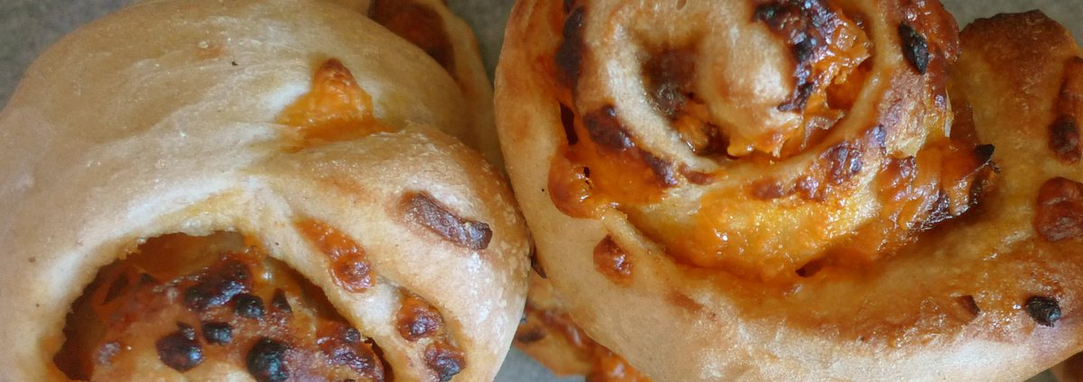 Sabletine_Lunch's tweet photo. Have you tried our caramelized onion and cheddar buns? Sunday's only, hurry they go fast! #kwawesome https://t.co/2JJpv7RzwI