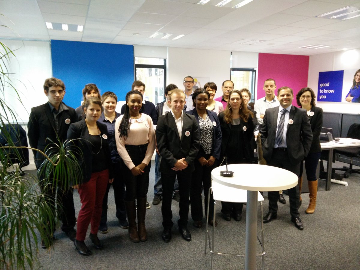 Waner007's tweet photo. #igetajob à Rennes : bravo aux nombreux  candidats qui ont fait le déplacement à l'agence Randstad https://t.co/5DBYJWu7Xp