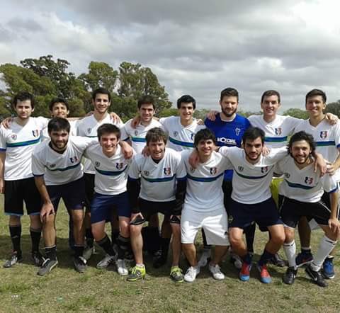 Felicitaciones a la <a href="/PeniaDeLosJueve/">PeñaDeLosJueves</a> que ascendió a la C en el torneo de la UBA. <a href="/ibarraguille/">Guillermo Ibarra</a> #LiderPositivo.