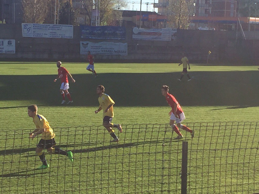 VareseC's tweet photo. #finisce 1-1 #trezzanovarese #gol di corona e #bomber Marrazzo. Gol del vantaggio annullato a capitan Luoni https://t.co/97kEqnnbvF