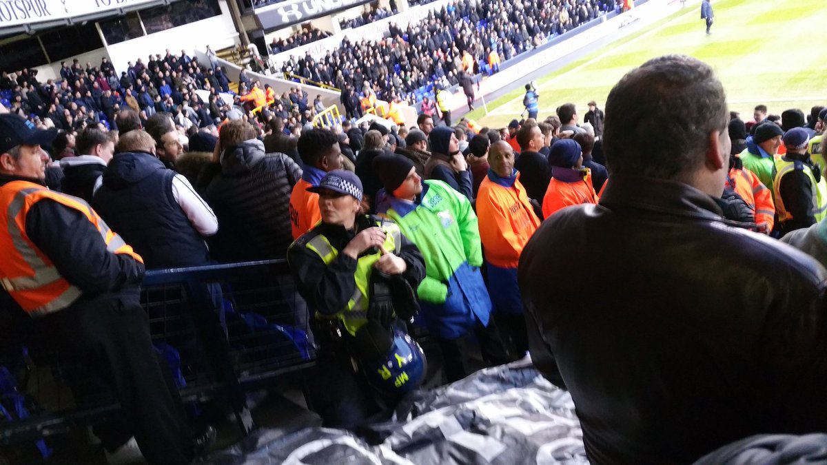 bullet0512's tweet photo. #block35 #COYS #THFC #SPURS right next to the pikes @AdamCimmering https://t.co/3kBmXazA6l