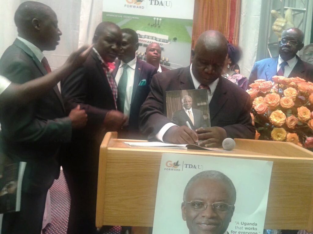 TJozra's tweet photo. #GoForwardManifesto #GoForwardMoment #AmamaTrail @AmamaMbabazi @JMNkangi @goforward2016 we Thank you all @nbstv https://t.co/N4Kp6psPkb