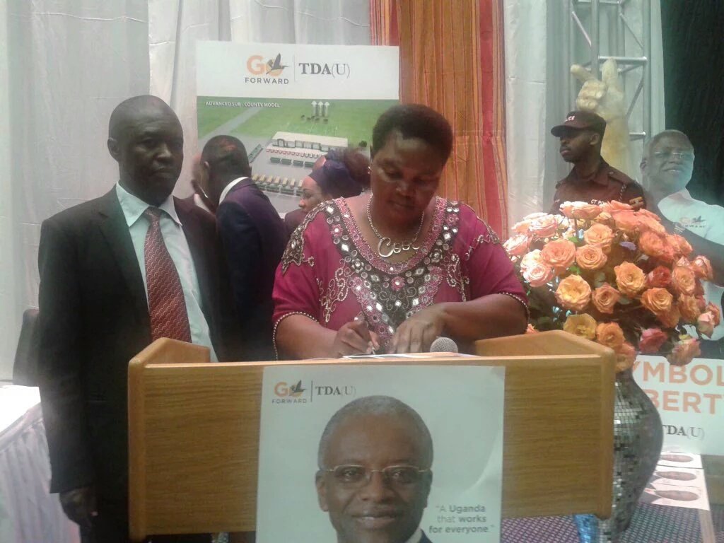 TJozra's tweet photo. #GoForwardManifesto #GoForwardMoment #AmamaTrail @AmamaMbabazi @JMNkangi @goforward2016 we Thank you all @nbstv https://t.co/N4Kp6psPkb