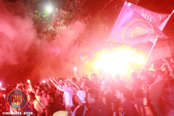 Ultramaniatics's tweet photo. Fans Indonesios de FC Barcelona festejando la victoria en El Clásico.
Imagenes de Depok y Jakarta
21/11 https://t.co/alWxUGTItS