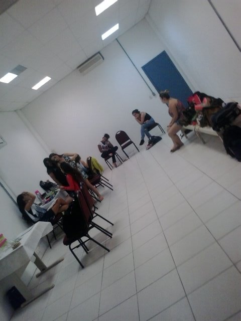 _alyssu's tweet photo. Aqui nos preparativos #DivasDoPop https://t.co/EKCdQWLPH2