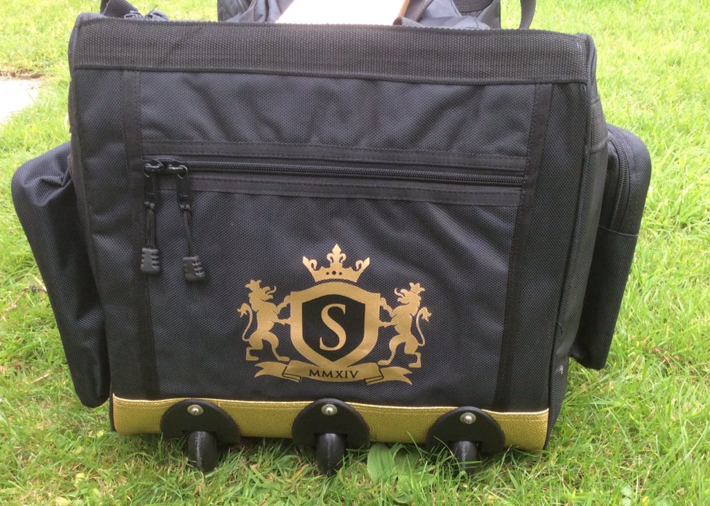SovereignCrickt's tweet photo. Pre Christmas #sale ..... Massive 3 wheelie bag £50 #cricket https://t.co/vycgyGzeDm