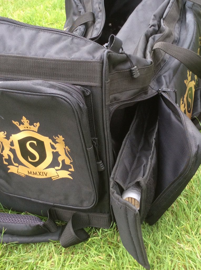 SovereignCrickt's tweet photo. Pre Christmas #sale ..... Massive 3 wheelie bag £50 #cricket https://t.co/vycgyGzeDm