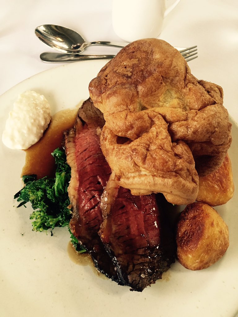 thejamesbastian's tweet photo. Gorgeous roast beef @MarwellHotel cc. @PhilYeomans @ConnorHaynes6 @LukeStradling Thank-you! https://t.co/BMpd0pTXTk
