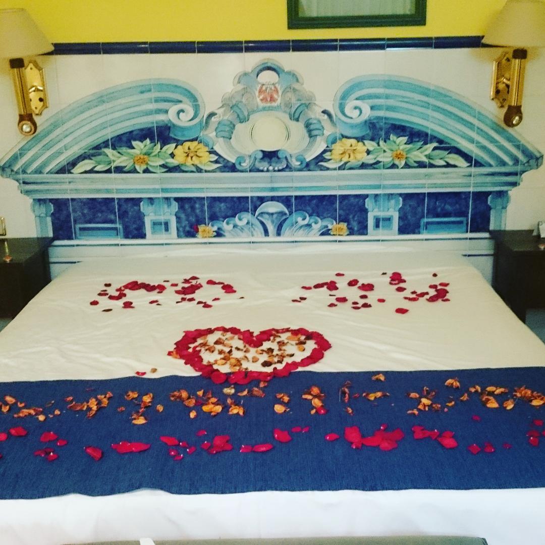 LauraMiguel23's tweet photo. #HotelPlayaBallena #NuestroAniversario #2AňOsJuntOos #GraciasxLaSorpresa #TeAmOo https://t.co/MnroAPIbYb