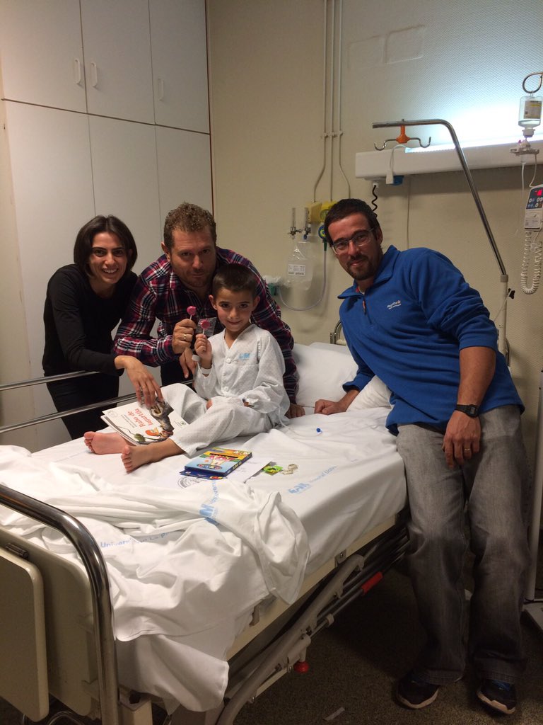 Jose_Kony's tweet photo. Gracias @MonaParroquia por amenizarnos un poquito lo mal q se pasa en los hospitales, eres un crack!! https://t.co/N9vs1iRXtP