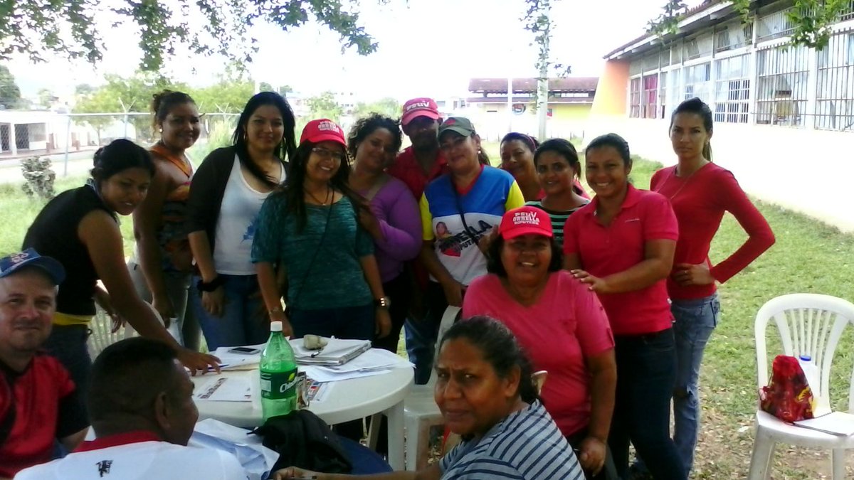 LaTataPSUV's tweet photo. Nuestras UBCH organizando a sus estructuras electorales! https://t.co/neLjNxNmk5