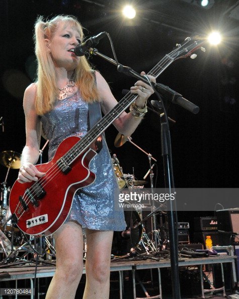 Happy birthday to Tina Weymouth, 65 today. Best known as bass guitarist with Talking Heads ad Tom Tom Club. Cool. 