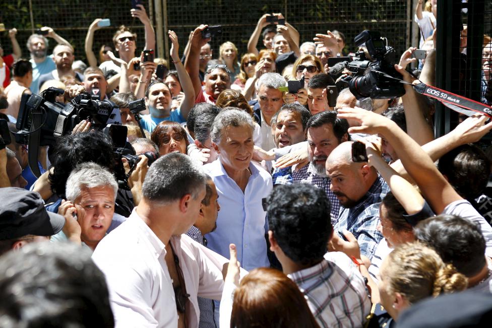PeninsulaQatar's tweet photo. #Argentina’s opposition takes on mighty #Peronists in run-off vote #argentinaelections #BuenosAires https://t.co/L6xkzRZiL3