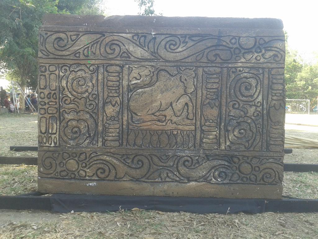 Copian watu gilang dari gabus.