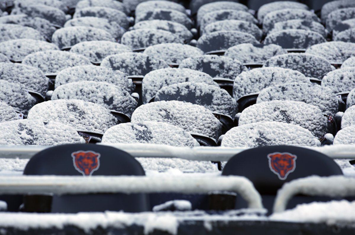 espn's tweet photo. Bears. Broncos. 

The cold never bothered them anyway... https://t.co/lcxJTv8GQ4