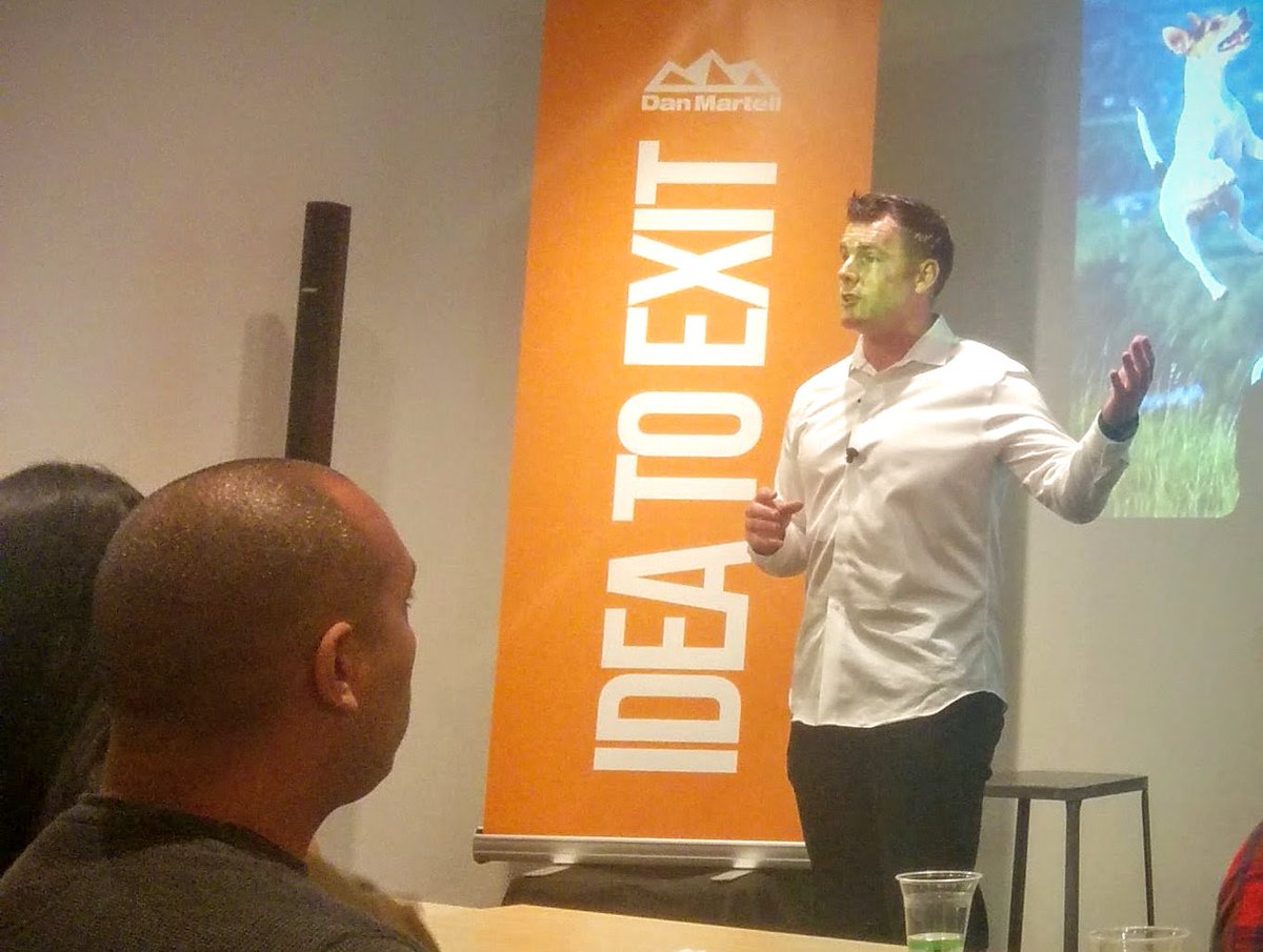 shawnsmith's tweet photo. "If you want to help someone change their life, help them change their day" - @danmartell #ideatoexit #liveinsf https://t.co/00O8D35oJu