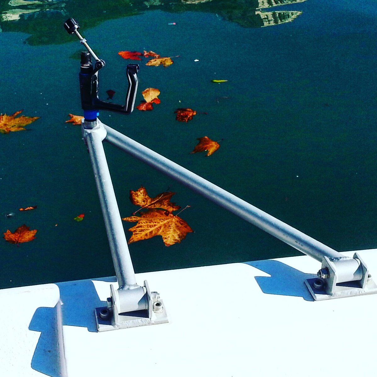 LaMoska62's tweet photo. Autumn in row #canottierielpis #amoremare #rowingforeverrowingforall  #500px https://t.co/aAqnibY7jV