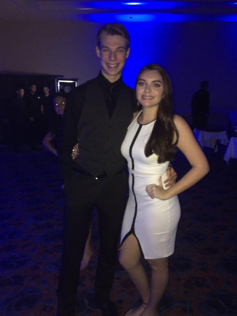 Sabritre3's tweet image. Friends🔥 #table12