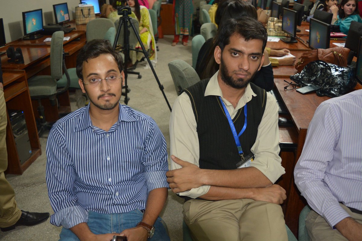MapGivePakistan's tweet photo. Our team of volunteers who made 4 mapathons successful. #LahoreMapathon #OSMGeoWeek @USCGLahore @HumanitariansPK https://t.co/fVHQZuAwyu
