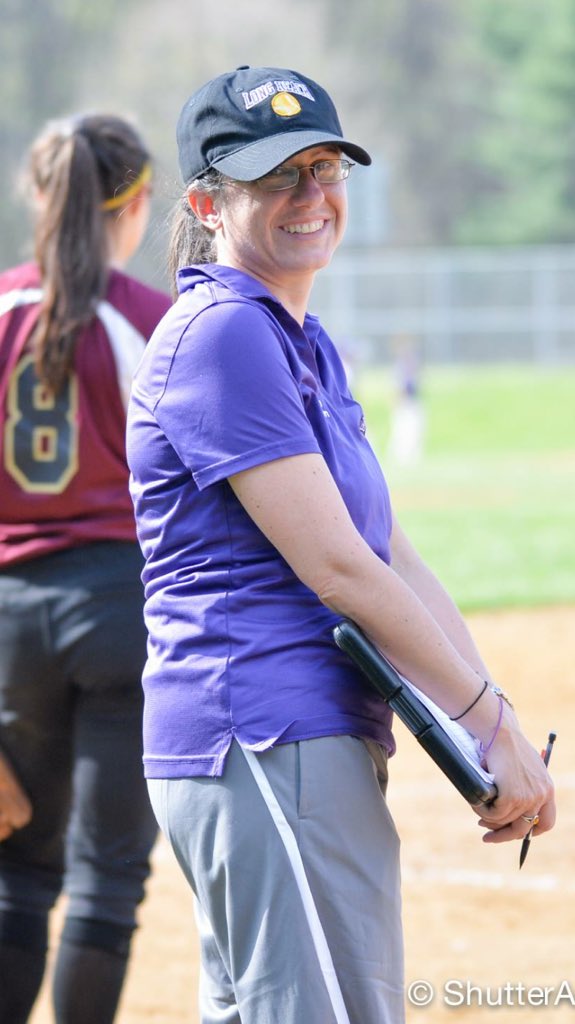 LRHS_softball's tweet photo. HAPPY BIRTHDAY COACH CLAUSEN WE HOPE YOU HAVE A FABULOUS DAY!!!!💜😊⚾️ @clausen_heather https://t.co/mx0cHKh60n