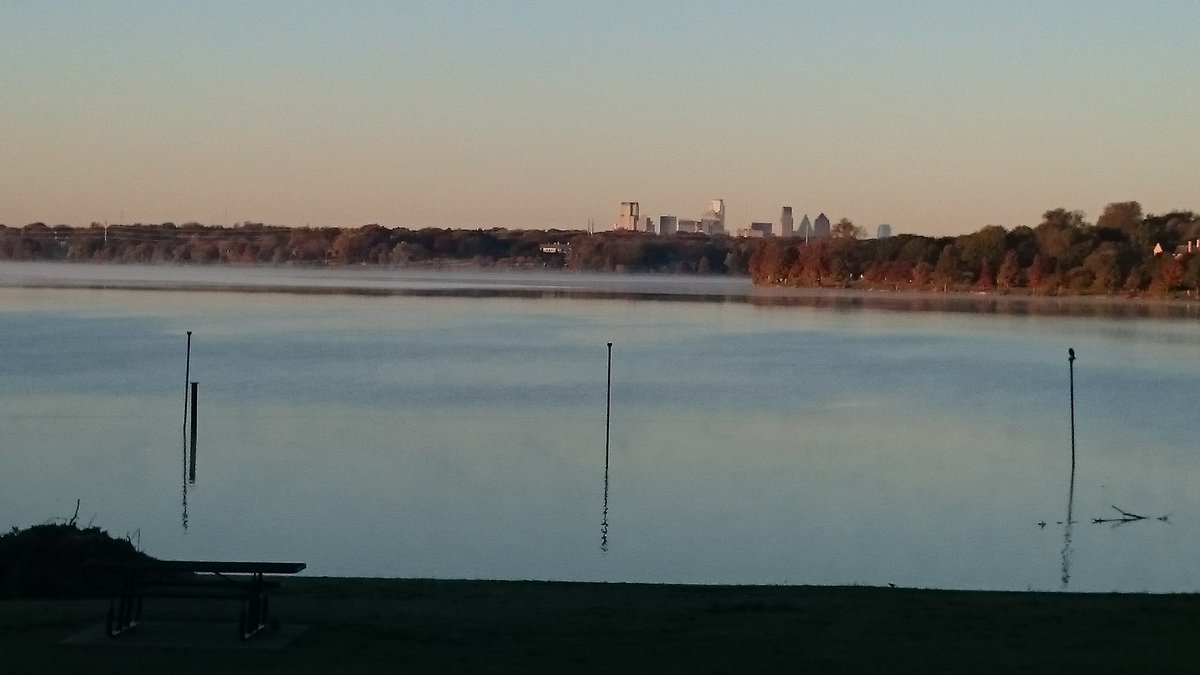 angelvidalboldu's tweet photo. Iced &amp; sunny day in WhiteRockLake doing 33k-run workout! 3 weeks to @DallasMarathon @TeamFit2Train @ClosPonsThaiRun https://t.co/P0Rj9001H2