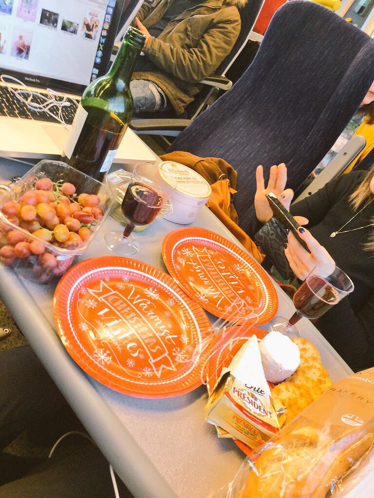 willmauchline's tweet image. Just a simple snack with @ells214 on the train to Manchester #WillonTour