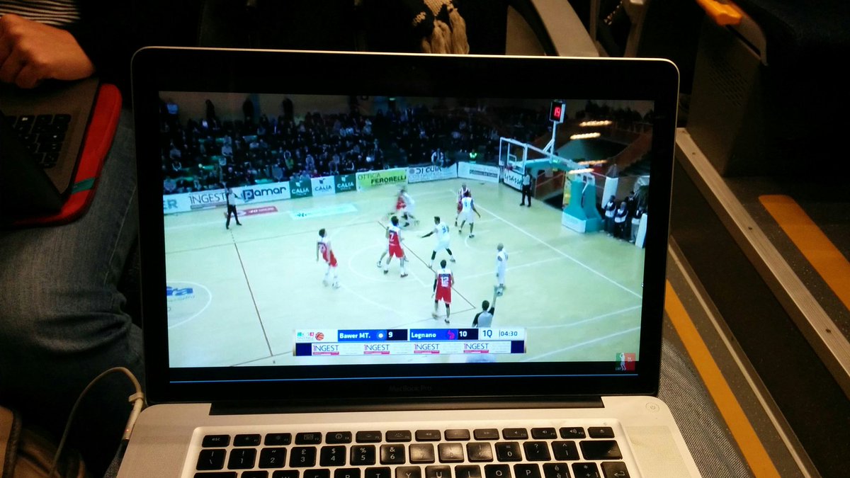 deijijv's tweet photo. Anche in treno non perdo un colpo di @LegnanoBasket (connessione permettendo) https://t.co/r8sVvArlQa