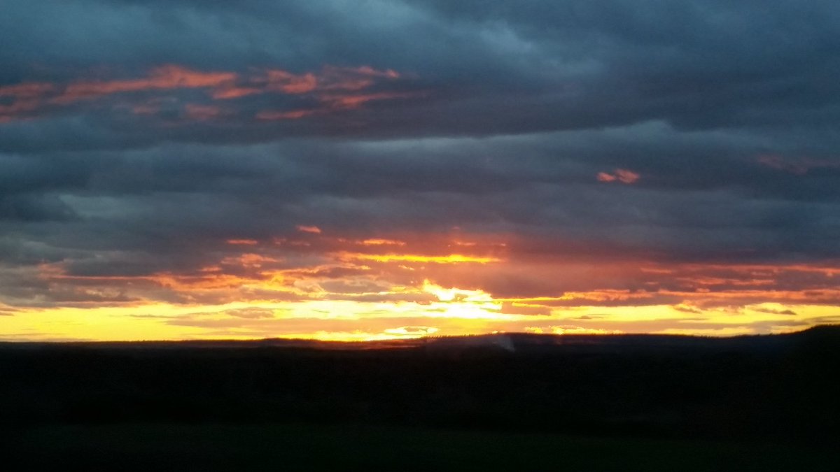 marlavado's tweet photo. Preciosa puesta de sol. En Hervas. Caceres!@carlos_benito @cextremadura https://t.co/rmBhGxiiOp