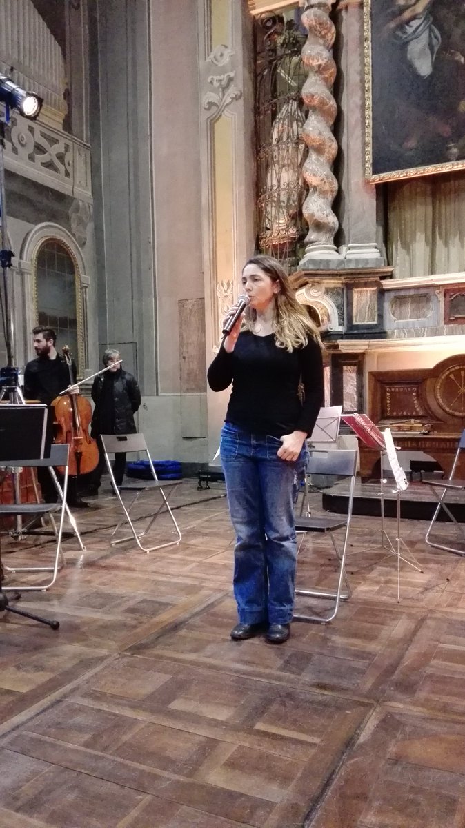 SchiappapietraD's tweet photo. #Poetica Come pietra, l'aria con Roberta Castoldi, Alessandra Morra, Tommaso Conte... @Poetica_Alba @Indonneveritas https://t.co/syjNB49OBS