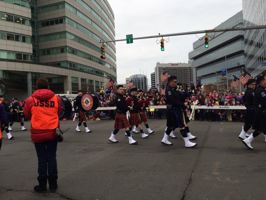 DrTamuLucero's tweet image. The #UBSParadeSpectacular is starting.