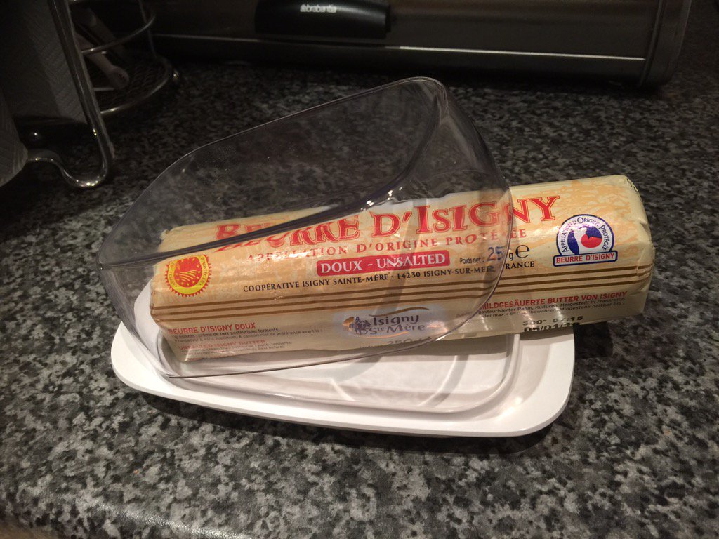 TheSquirmyWorms's tweet photo. SquirmMum bought a new butter dish today...it's already proving handy! 😆 #ButterFail https://t.co/5dpEIiNfAE