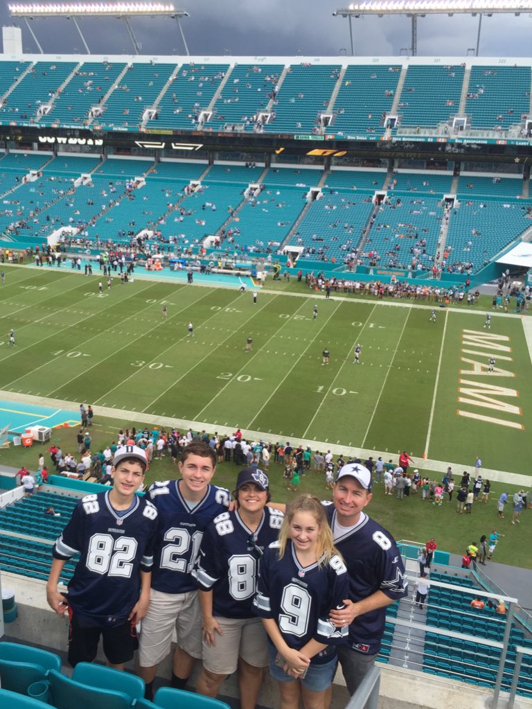 gfrei28's tweet photo. In Miami and Romo is back.   Life is good! @Noelle_Frei @frei_nick @freifamily #CowboysNation https://t.co/B41SRCpnEf