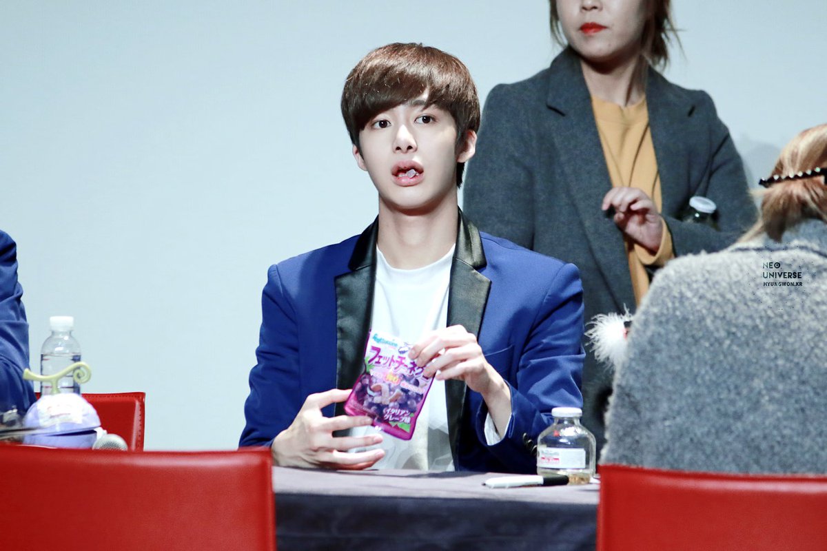 _HYUNGWON_KR's tweet photo. 151122 인천 팬사인회 - 형원
#몬스타엑스 #형원 #새벽목소리
@OfficialMonstaX #히어로 #HERO

냠냐미😋 https://t.co/HlHHpKlznO