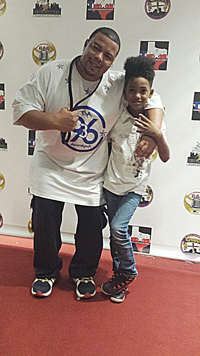 ADProblemSolver's tweet photo. Chillin w/my nephew #BlakeAnthony #TGAG2015 #RT @IICrunk4Jesus @R_B_Ministries @SameTeamHouston @SheSheChatman https://t.co/8jEaU7OPYW