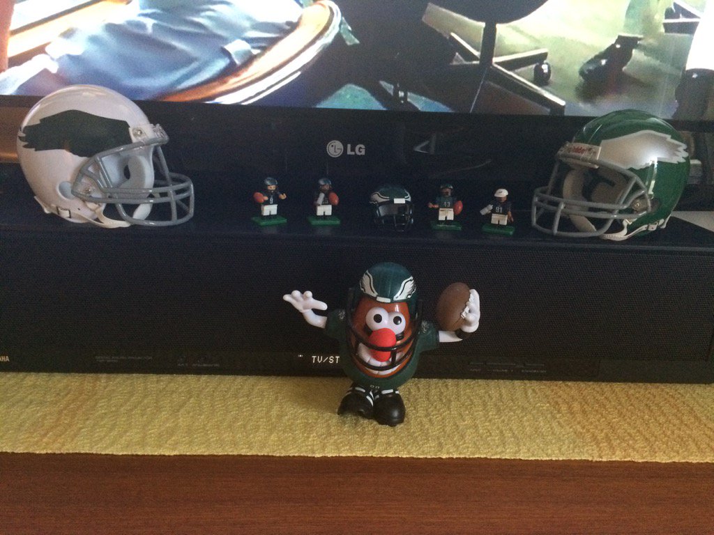 HurtsToTheBowl's tweet photo. Pre game ritual- I kiss each of these #FlyEaglesFly #FootballConfessions @NFL_Access @LincolnFinatic https://t.co/LXnkn7tIVE