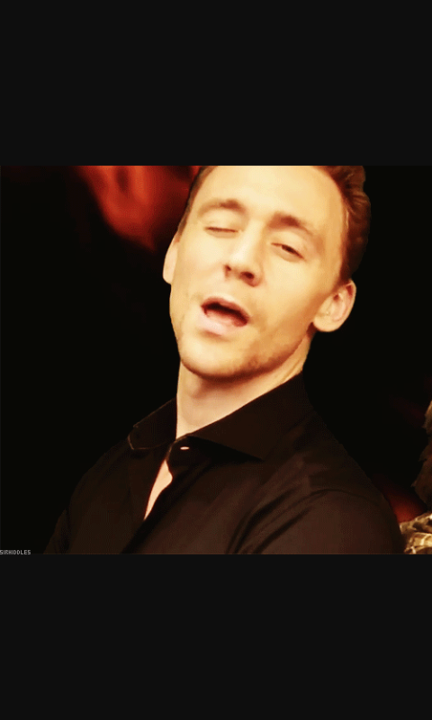 Angelgreenelf's tweet photo. 10 minutes into Marvel and chill and he gives you this look https://t.co/ZOmroxjdjM