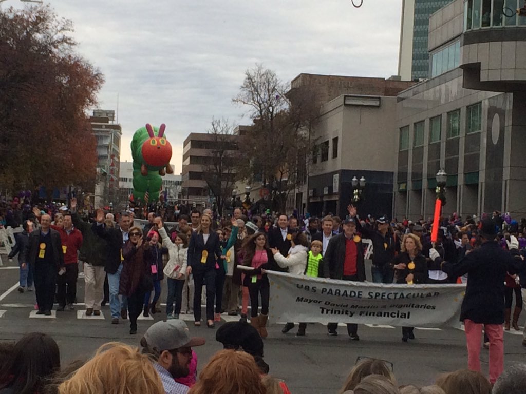 DrTamuLucero's tweet image. #UBSParadeSpectacular