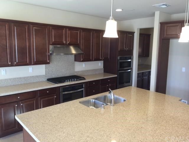 Precision1Team's tweet photo. This beautiful home is 5 bed 4.5 bath 4100 Sq ft and $550,000. #MurrietaHomeForSale  #BeautfulHome #PrecisionOneTeam https://t.co/KmAyrBVLGA