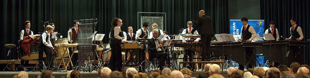 FanfSchimmert's tweet photo. Ózze drumband in topvorm in de Hanenhof!! https://t.co/KEemz52GRP