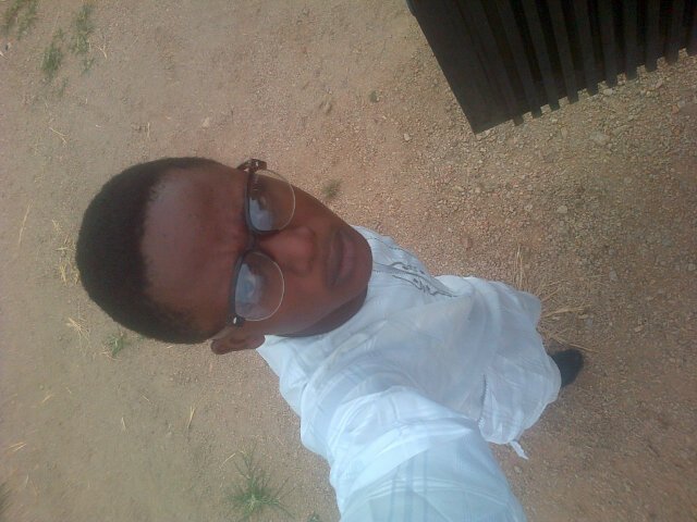 ironMindset0's tweet photo. Am d boss of ma life u beef u die #rate_me cc @PlaybobGini @Arab_Don @DONJAZZY @DrizzleDmoney @maximumlummy https://t.co/cxghFFDZA2